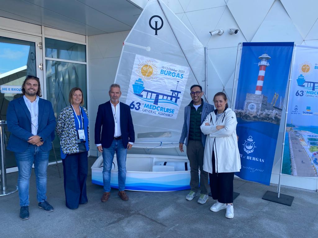 El Puerto de Motril se reúne con una decena de navieras de cruceros durante la - Noticia Puerto de Motril